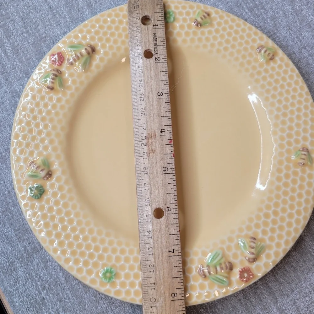 Williams Sonoma Honeybee Salad Plates Set of 4 w/ Hat Box RARE Bee Stoneware NEW